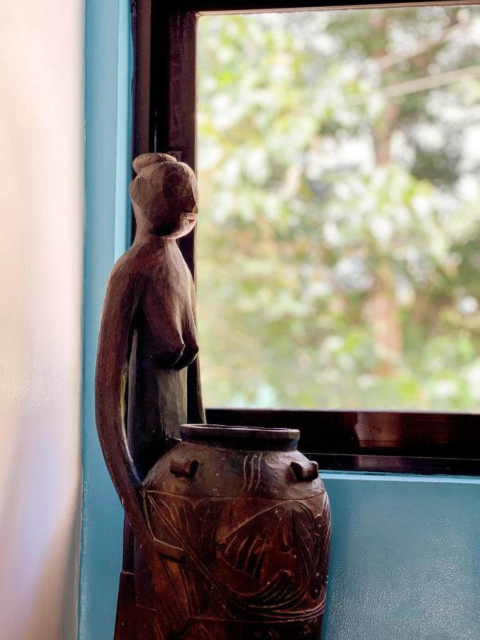 Amos Pili Tree Inn Powered By Cocotel Эль-Нидо Экстерьер фото